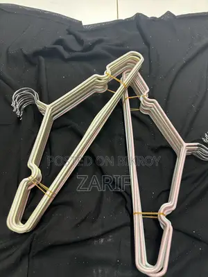 কাপড়ের হ্যাঙ্গার