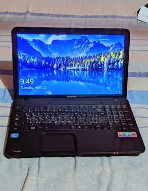Laptop Toshiba Satellite C850 2GB Intel Core i3 SSD 256GB