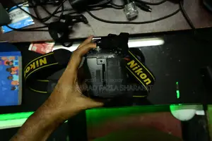 নিকন ডি৬১০ ক্যামেরা