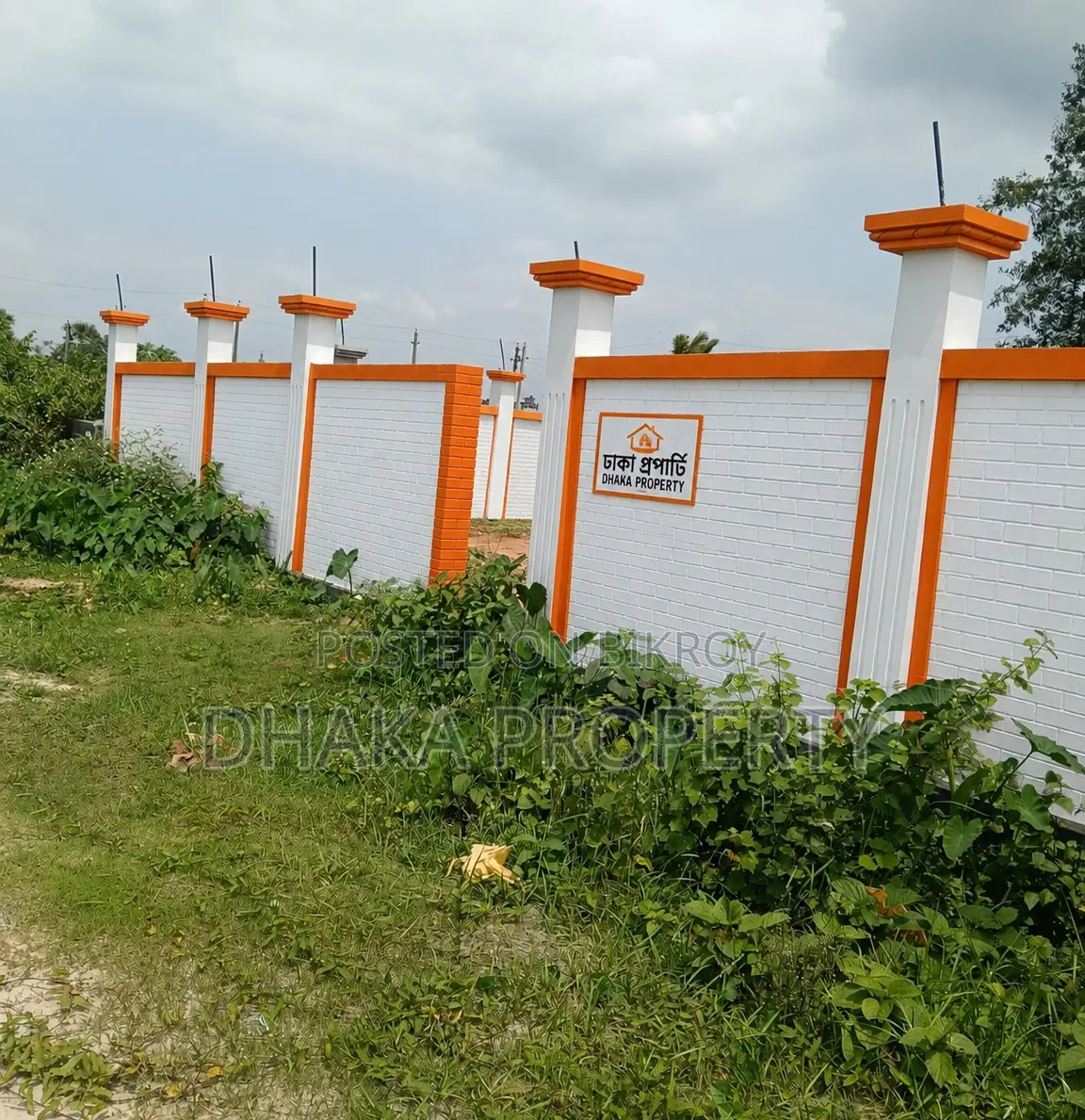 Nearby 300ft 5 Katha Park East at Sector-20