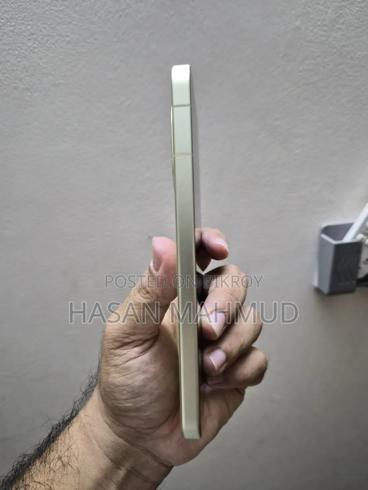 নতুন আইকিউওও ১৫ ২৫৬ জিবি গ্রিন