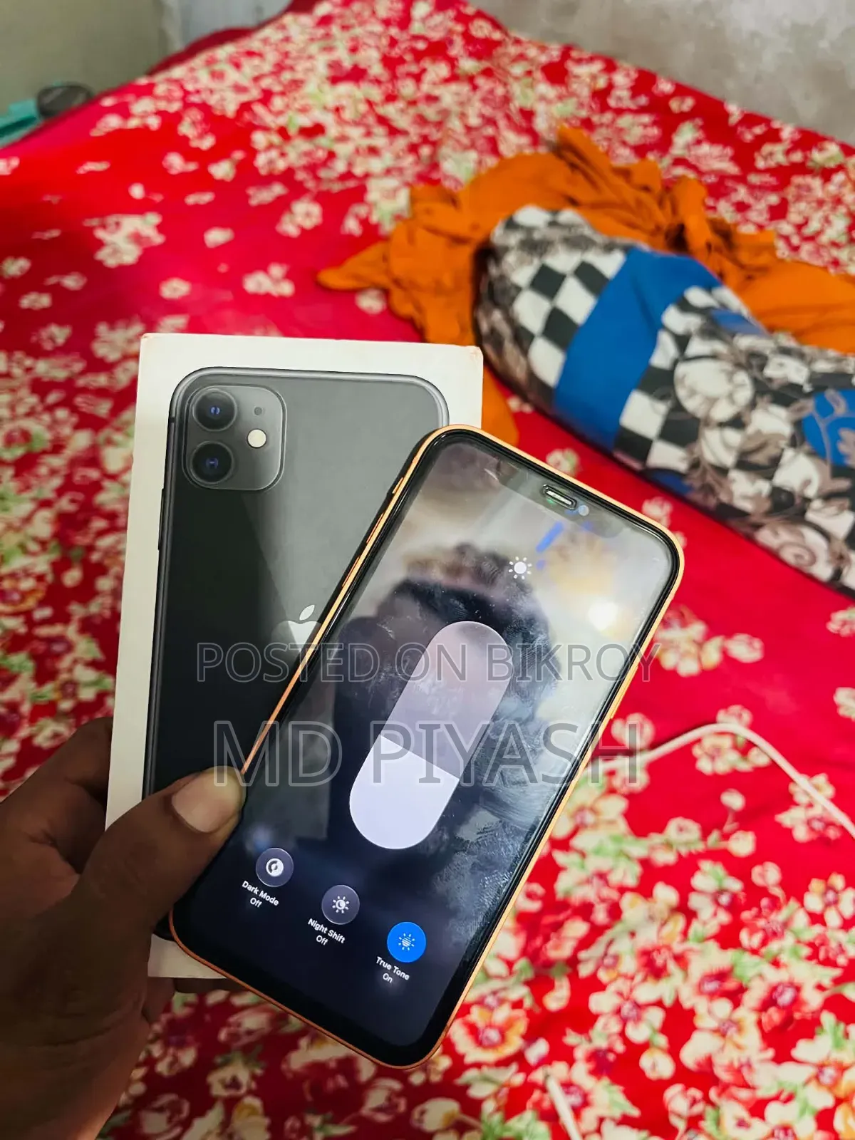 New Apple iPhone 11 128 GB Gold