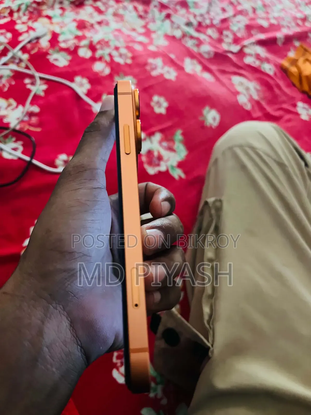 New Apple iPhone 11 128 GB Gold