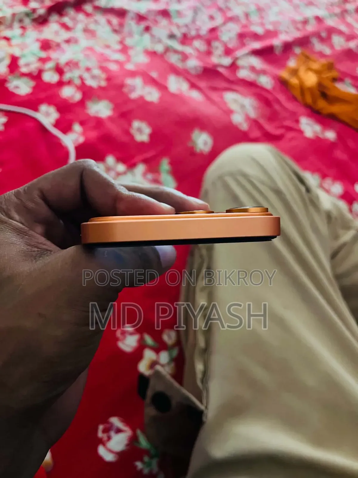 New Apple iPhone 11 128 GB Gold