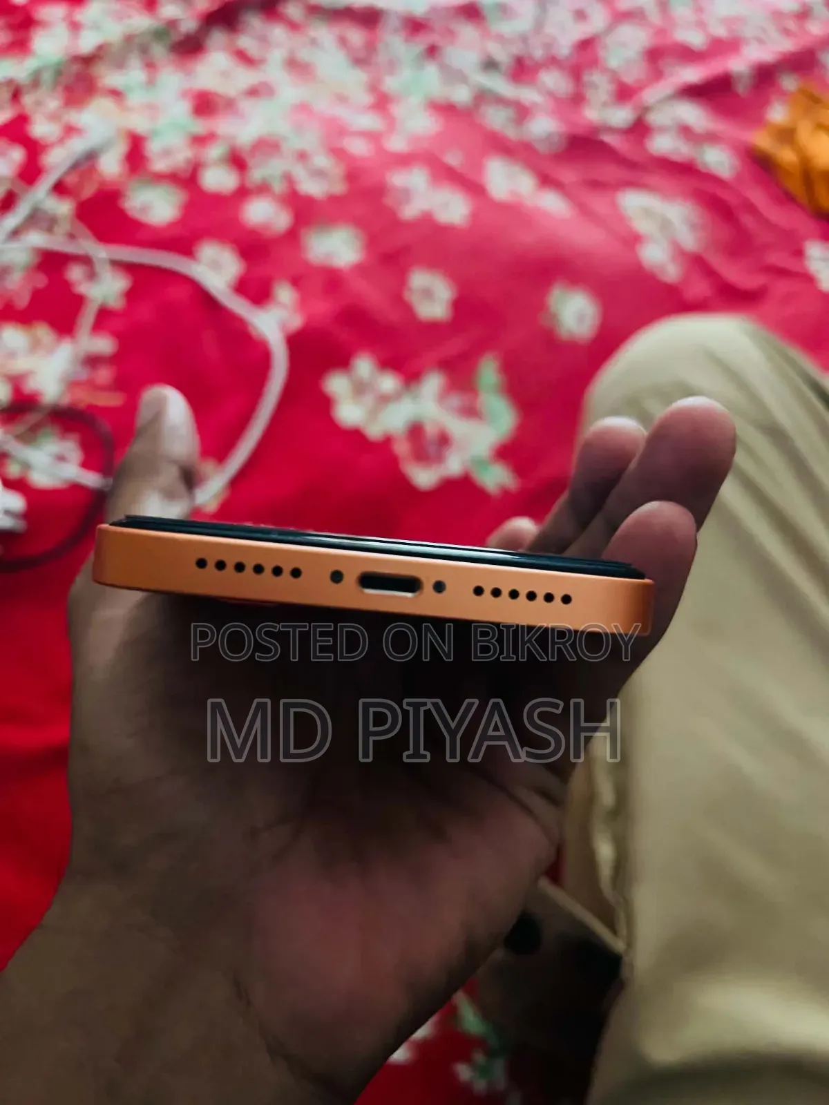 New Apple iPhone 11 128 GB Gold