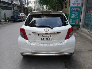 টয়োটা ভিটজ ২০১২ পার্ল