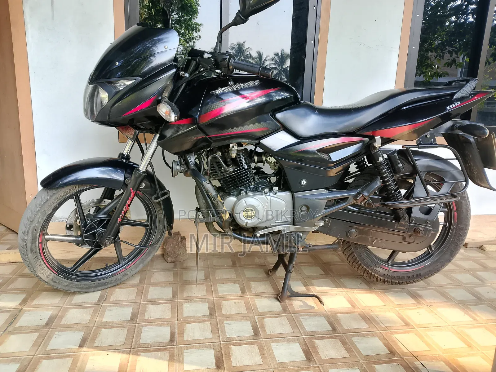 বাজাজ পালসার ১৫০ ২০১৮ ব্ল্যাক
