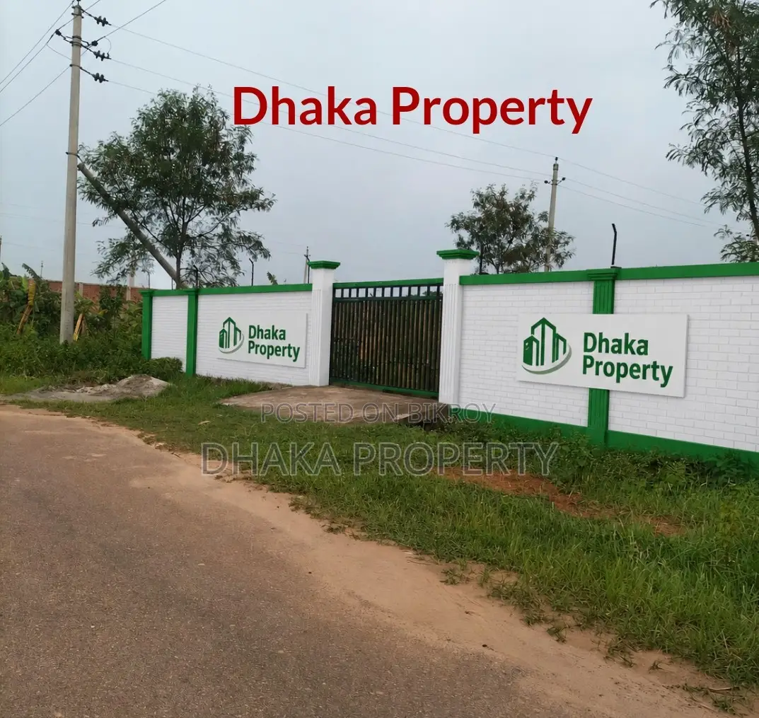Nearby 300ft 7.5 Katha South at Sector-25.