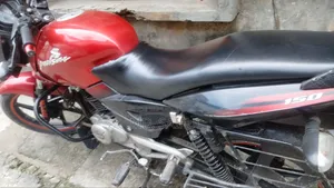 Bajaj Pulsar 150 2015 Red