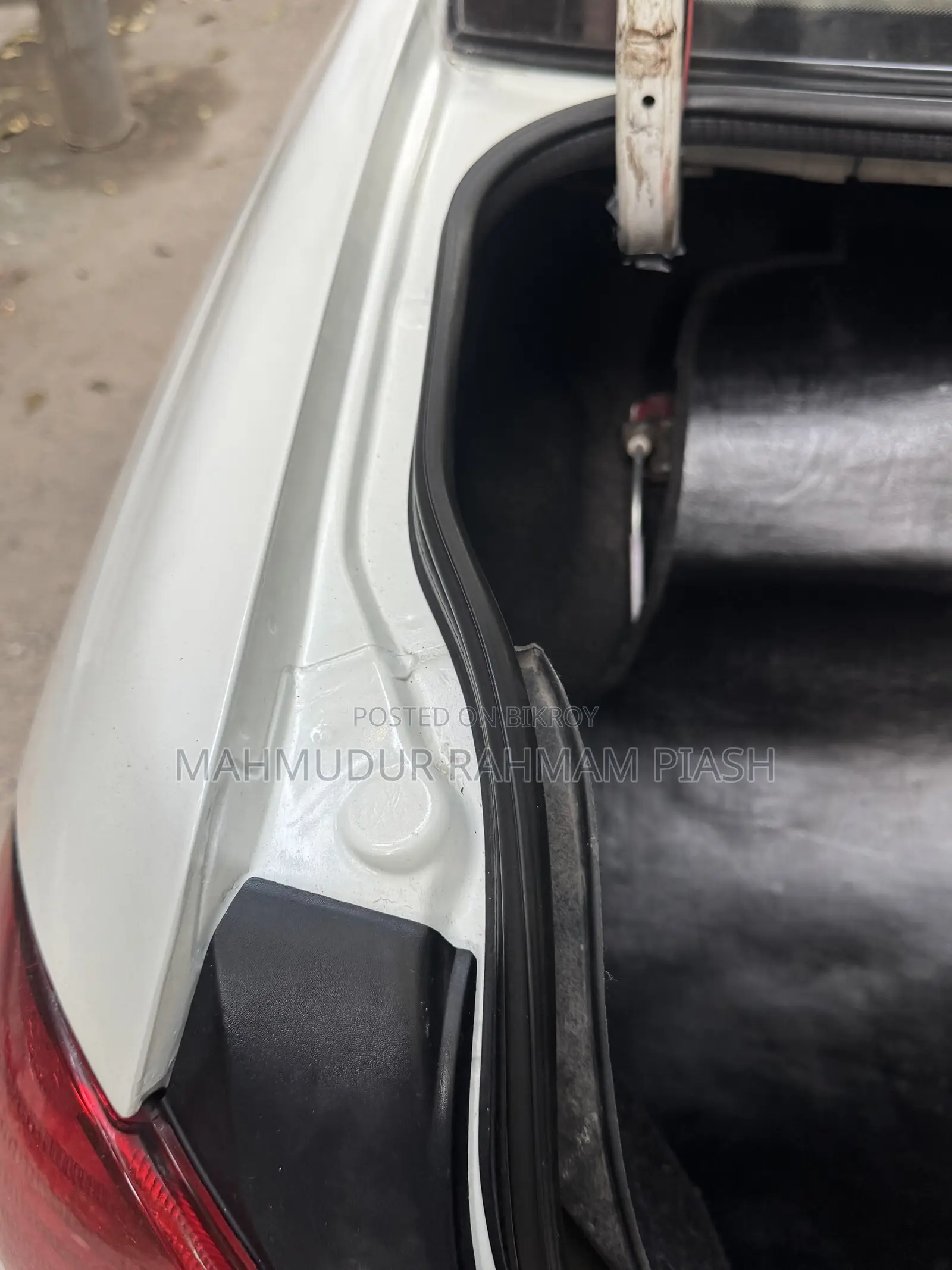 নিসান সানি ২০০৯ পার্ল