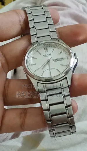 সম্পূর্ণ ফ্রেশ ঘড়ি