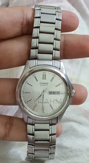 সম্পূর্ণ ফ্রেশ ঘড়ি