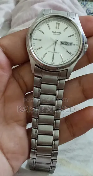 সম্পূর্ণ ফ্রেশ ঘড়ি