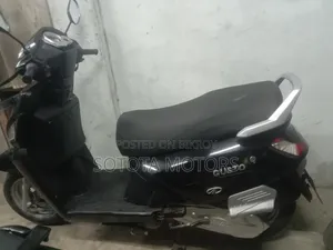 মাহিন্দ্রা গুস্টো ২০১৯ কালো