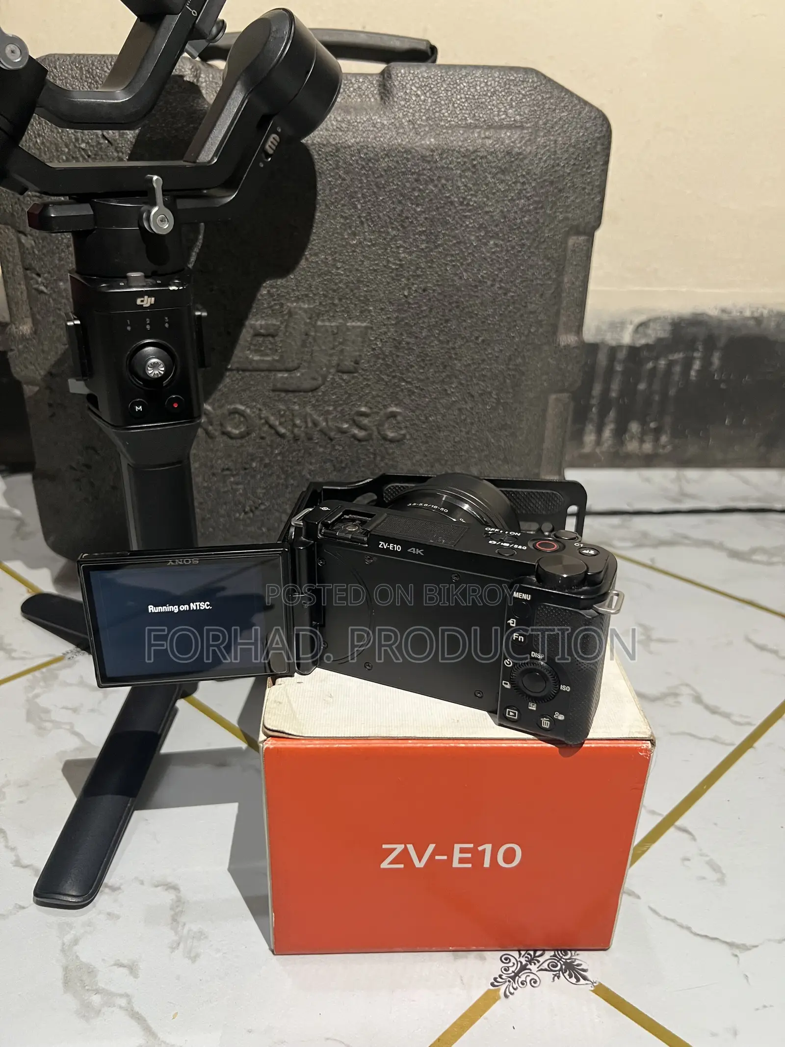 Sony ZVE10 With 3.5-5.6/16-50 Kit Lens and DJI RONIC SC Gimbal