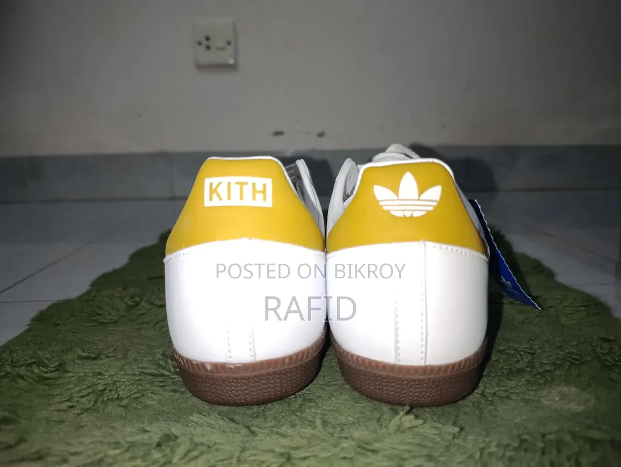 সাদা সাম্বা নতুন। কখনো পরা হয়নি