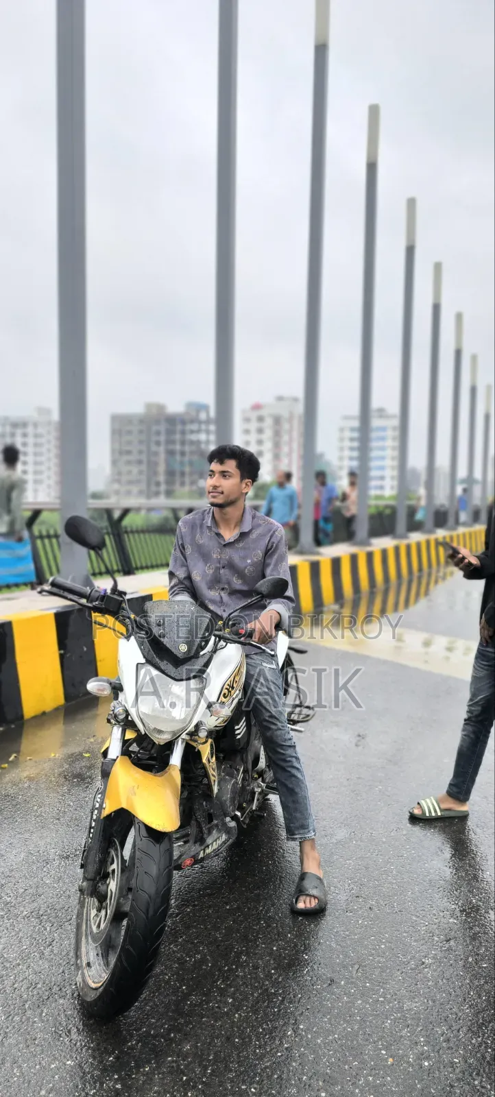 যামাহা এফজেড ২০১৪ সাদা