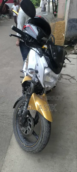 যামাহা এফজেড ২০১৪ সাদা