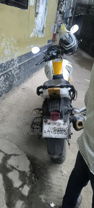 যামাহা এফজেড ২০১৪ সাদা
