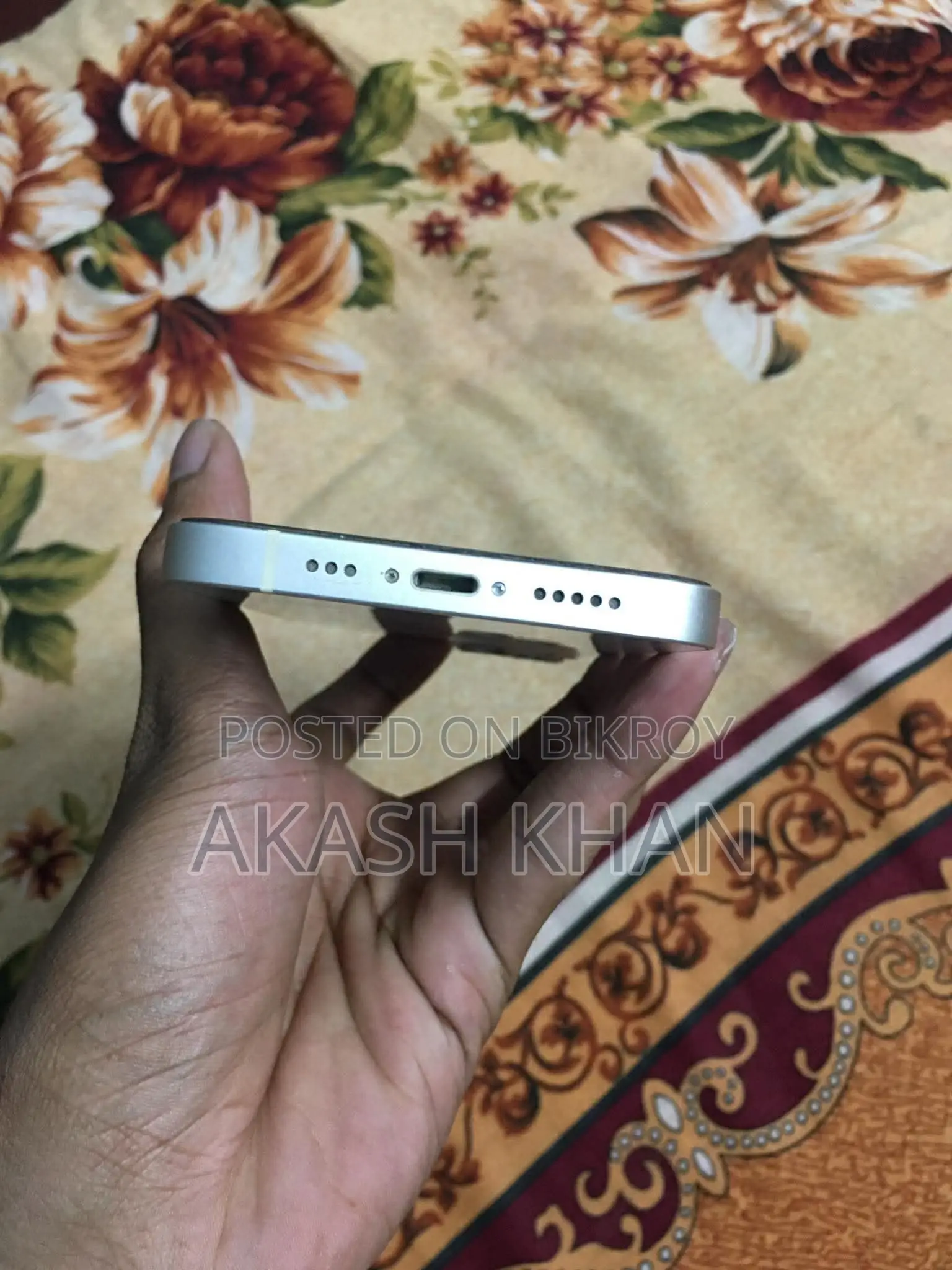 New Apple iPhone 13 128 GB White