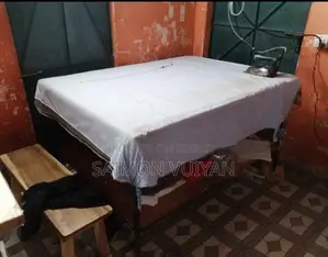 I Ron Table