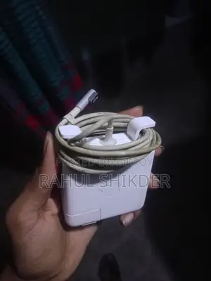 ৬০ ওয়াট ম্যাগসেফ পাওয়ার অ্যাডাপ্টর