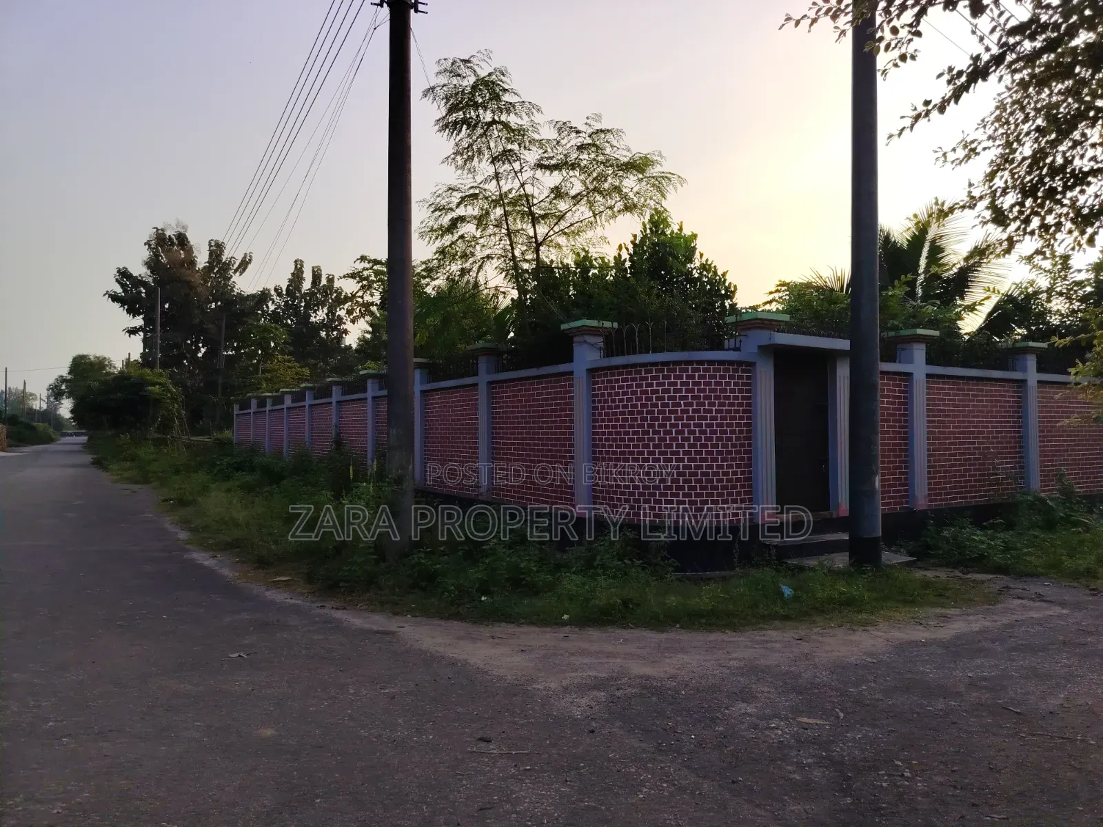 Corner South Facing 3 Katha Plot in Sector 20