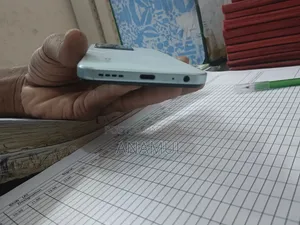 Vivo Y22 128 GB Bronze