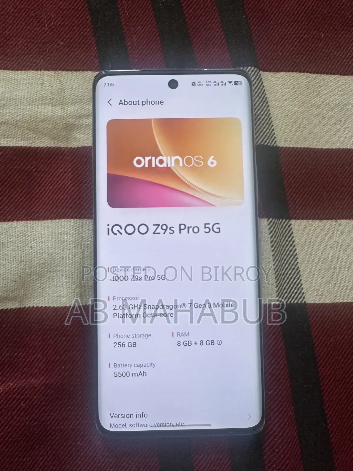 আইকিউও ২৫৬ জিবি সিলভার