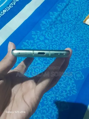 ওয়ানপ্লাস ৯আর ২৫৬ জিবি