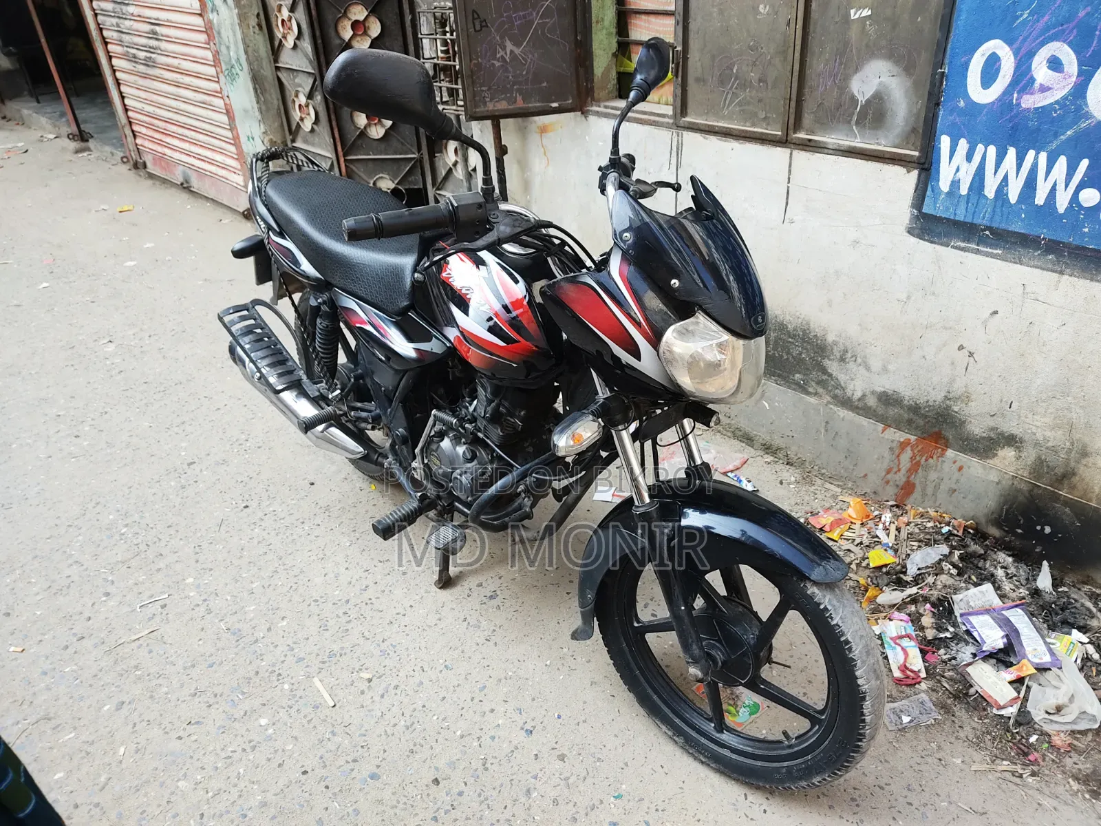বাজাজ ডিসকভার ১০০ ২০১৮ কালো