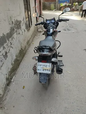 বাজাজ ডিসকভার ১০০ ২০১৮ কালো