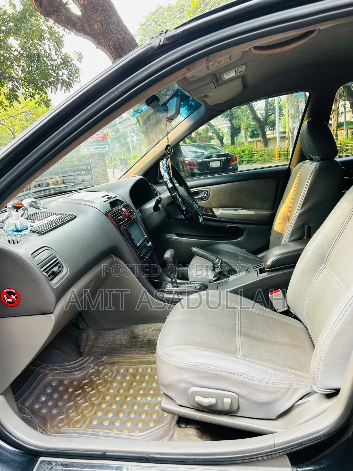 নিসান সেফিরো ২০০১ কালো