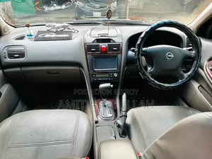 নিসান সেফিরো ২০০১ কালো