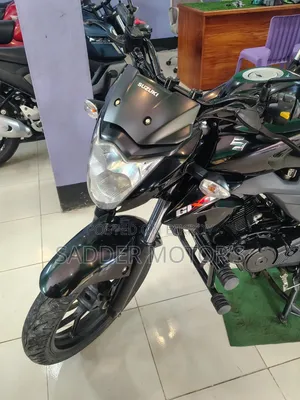 সুজুকি জিক্সার ২০২৩ ব্ল্যাক