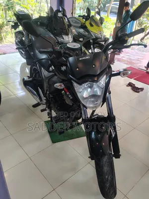 সুজুকি জিক্সার ২০২৩ ব্ল্যাক