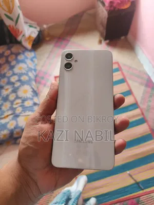 স্যামসাং গ্যালাক্সি এ০৫ ১২৮ জিবি সাদা