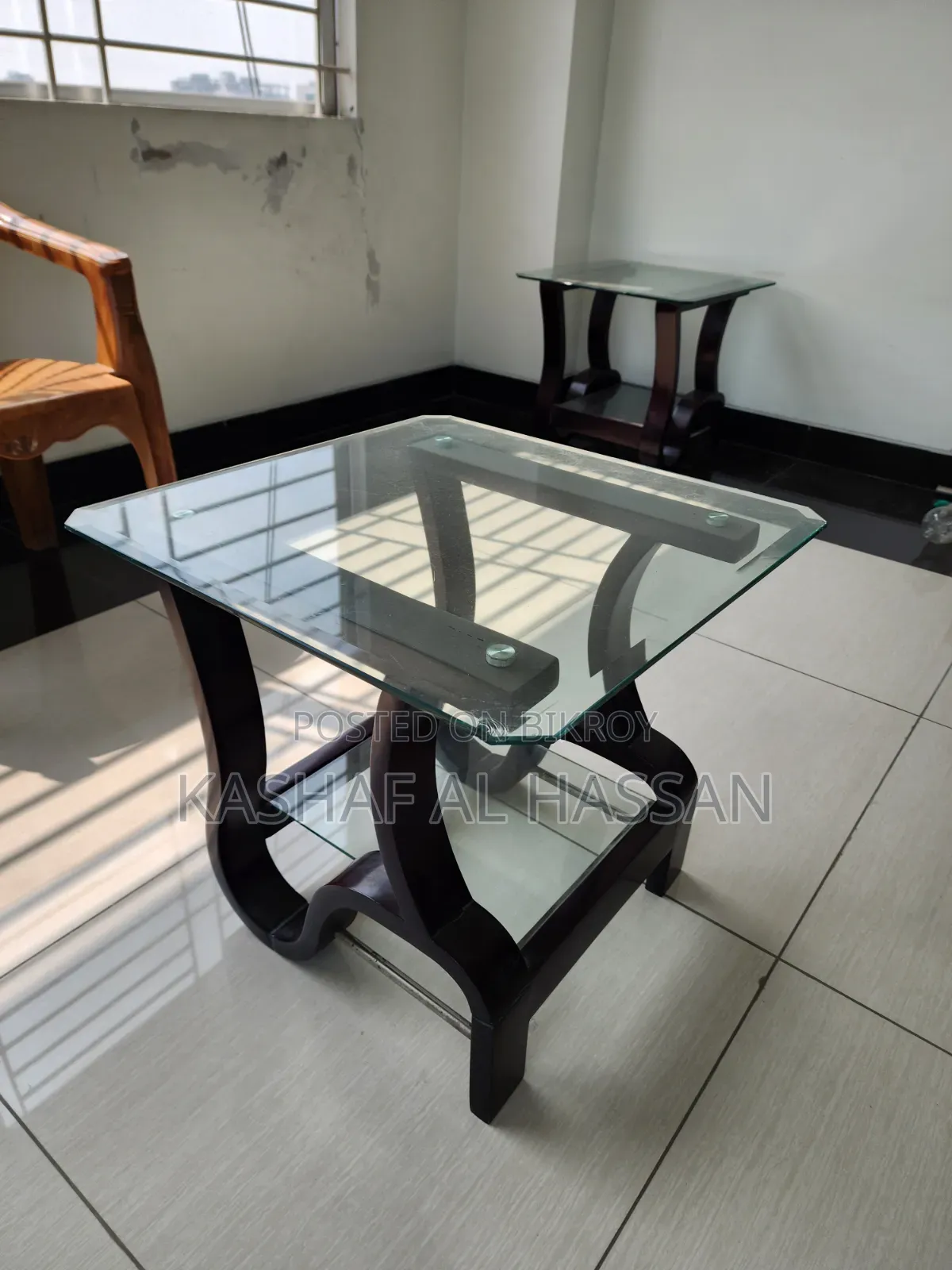 দুটি বেডসাইড টেবিল