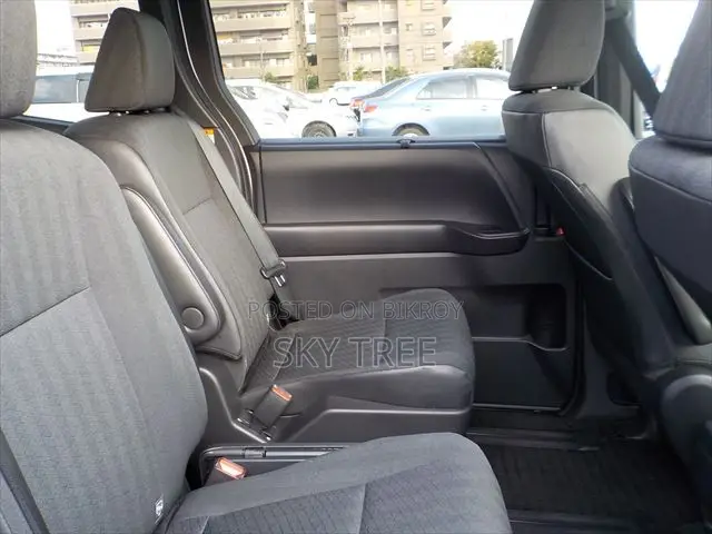 2022 Toyota Noah Gray