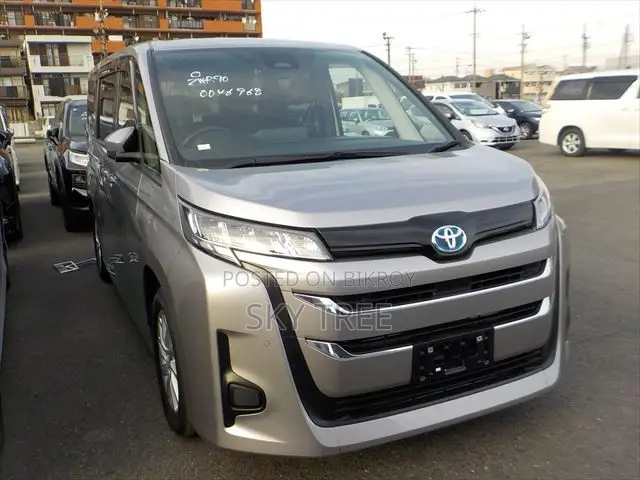 2022 Toyota Noah Gray
