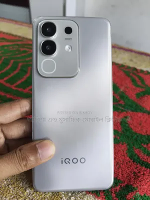 Vivo iQOO 10 128 GB White