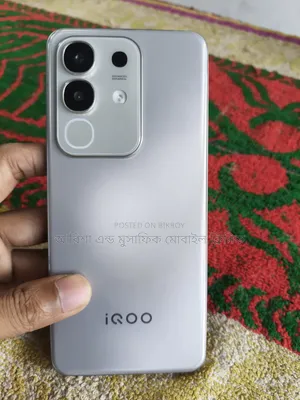 Vivo iQOO 10 128 GB White