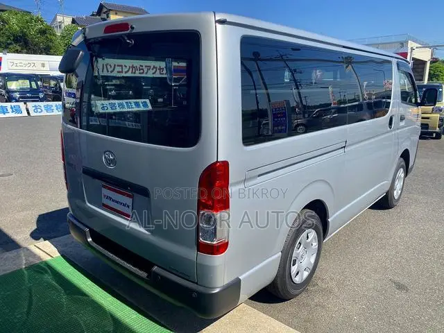 Toyota HiAce 2022 Silver