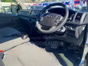 Toyota HiAce 2022 Silver