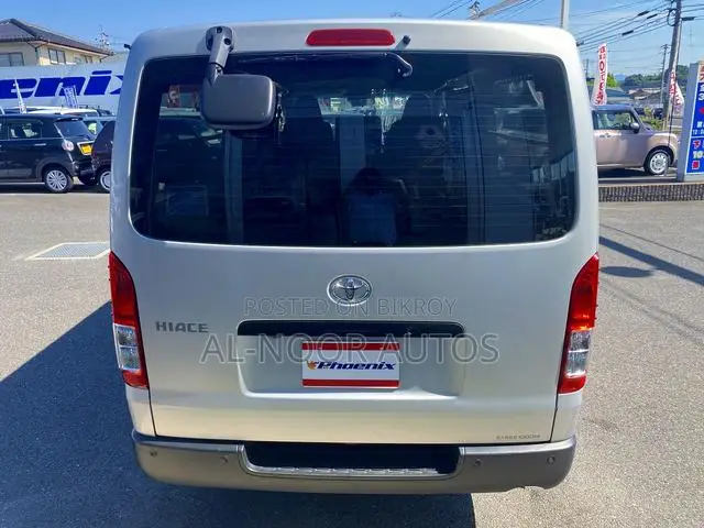 Toyota HiAce 2022 Silver