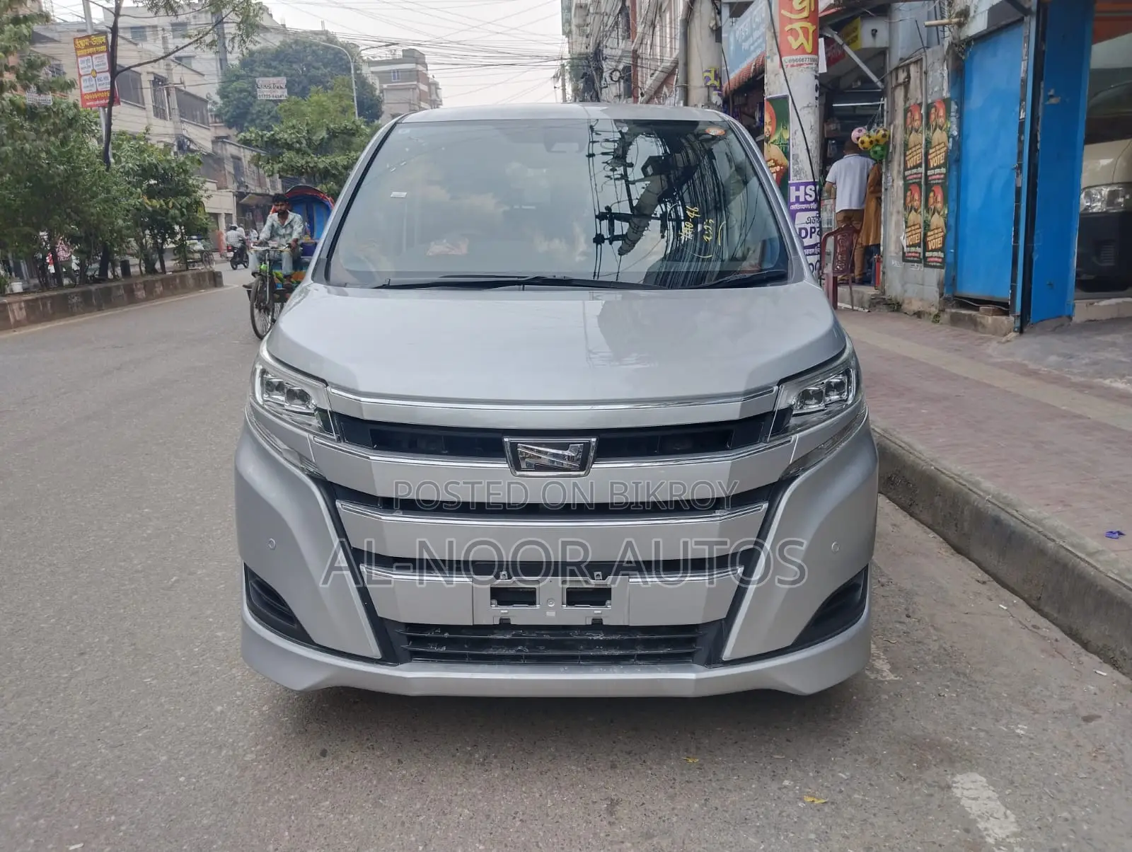 Toyota Noah 2.0 FWD (8 Seater) 2021 Silver