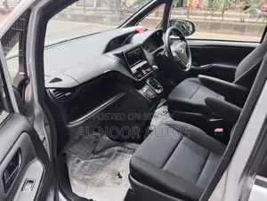 Toyota Noah 2.0 FWD (8 Seater) 2021 Silver