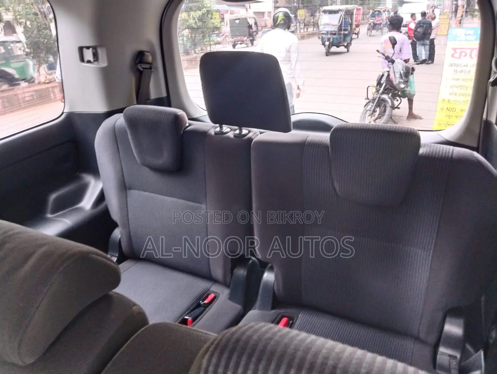Toyota Noah 2.0 FWD (8 Seater) 2021 Silver