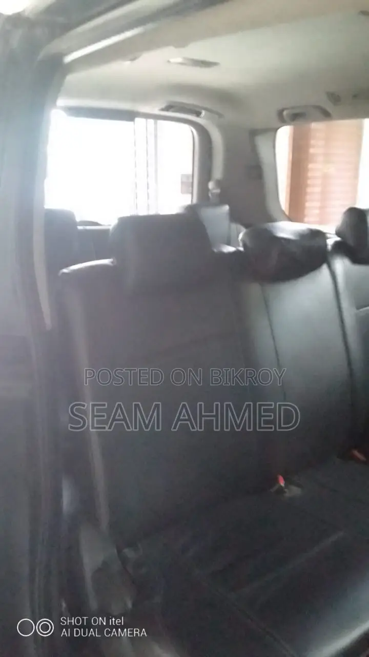 Toyota Noah 2012 Gray