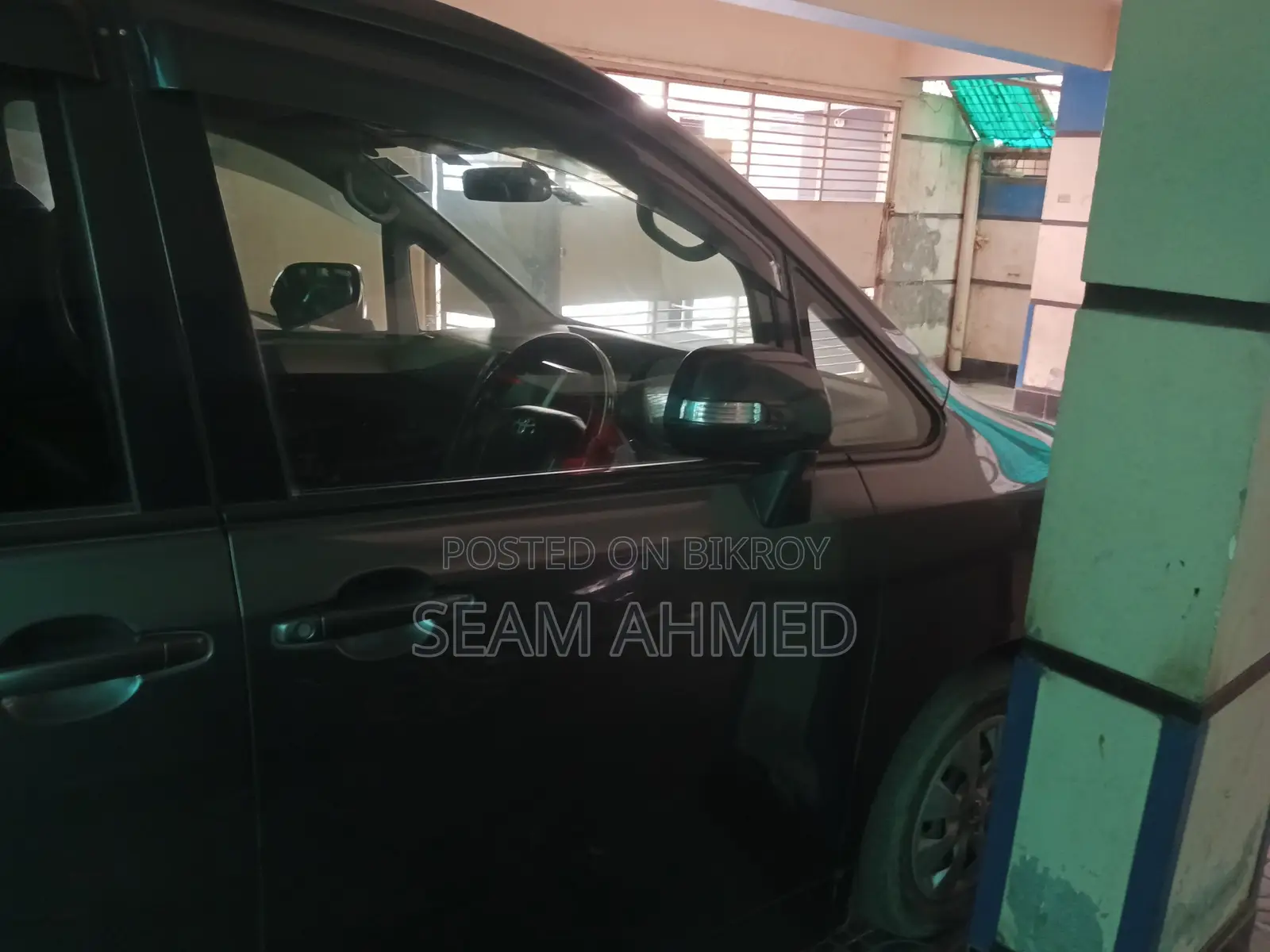 Toyota Noah 2012 Gray